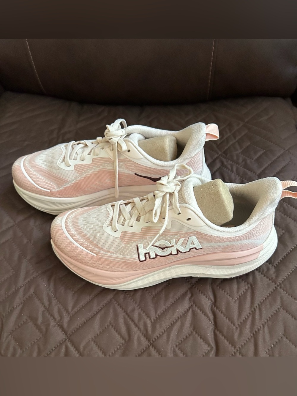 Hoka Women's Sky Flow Size 7 — Rose Cream